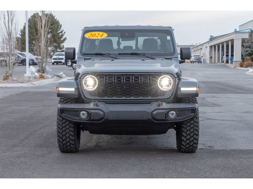 Used 2024 Jeep Gladiator Sport image 8