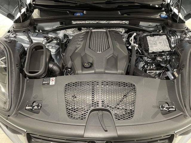 New 2026 Porsche Macan image 22