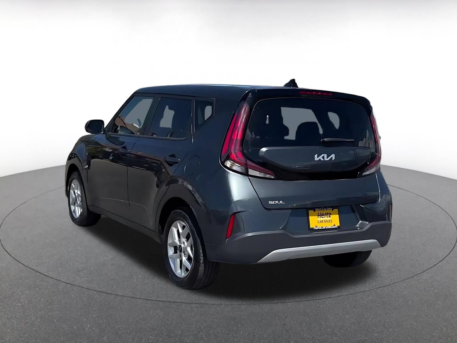 Used 2025 Kia Soul LX w/ LX Technology Package FWD image 10