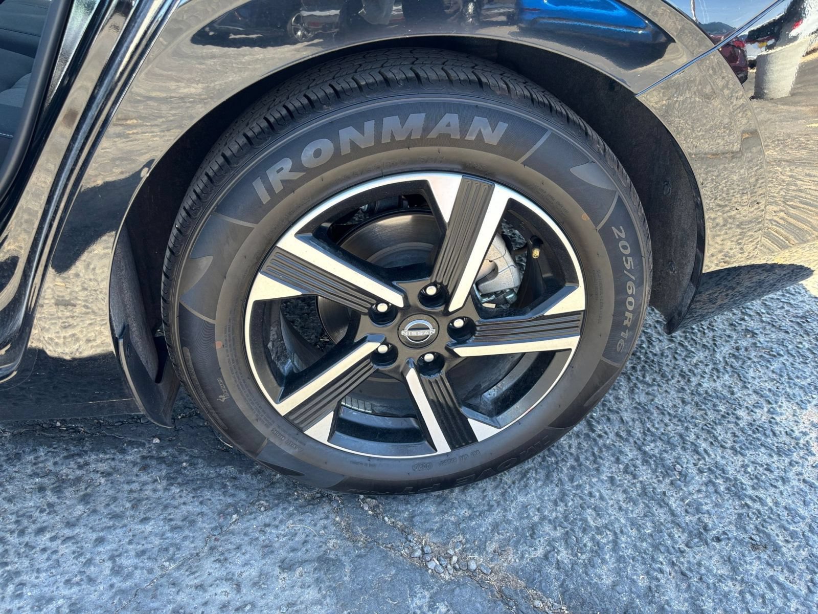 Used 2025 Nissan Sentra SV FWD image 23