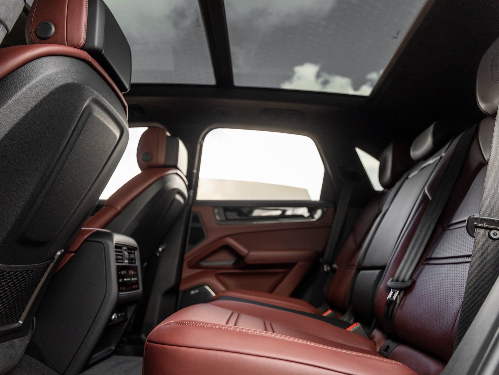 New 2026 Porsche Cayenne GTS AWD/4WD image 37
