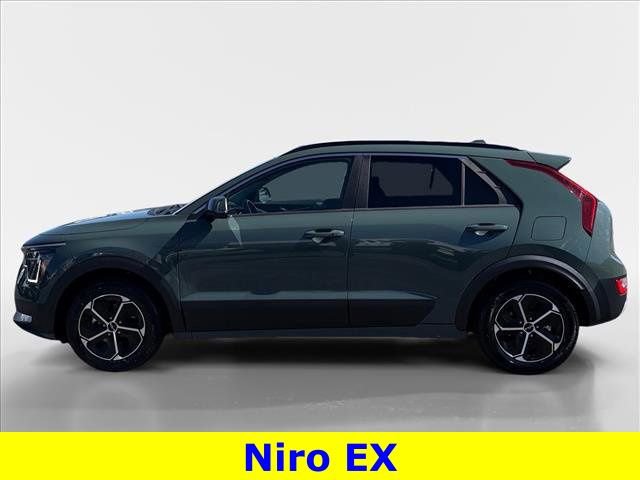 Used 2023 Kia Niro EX image 3