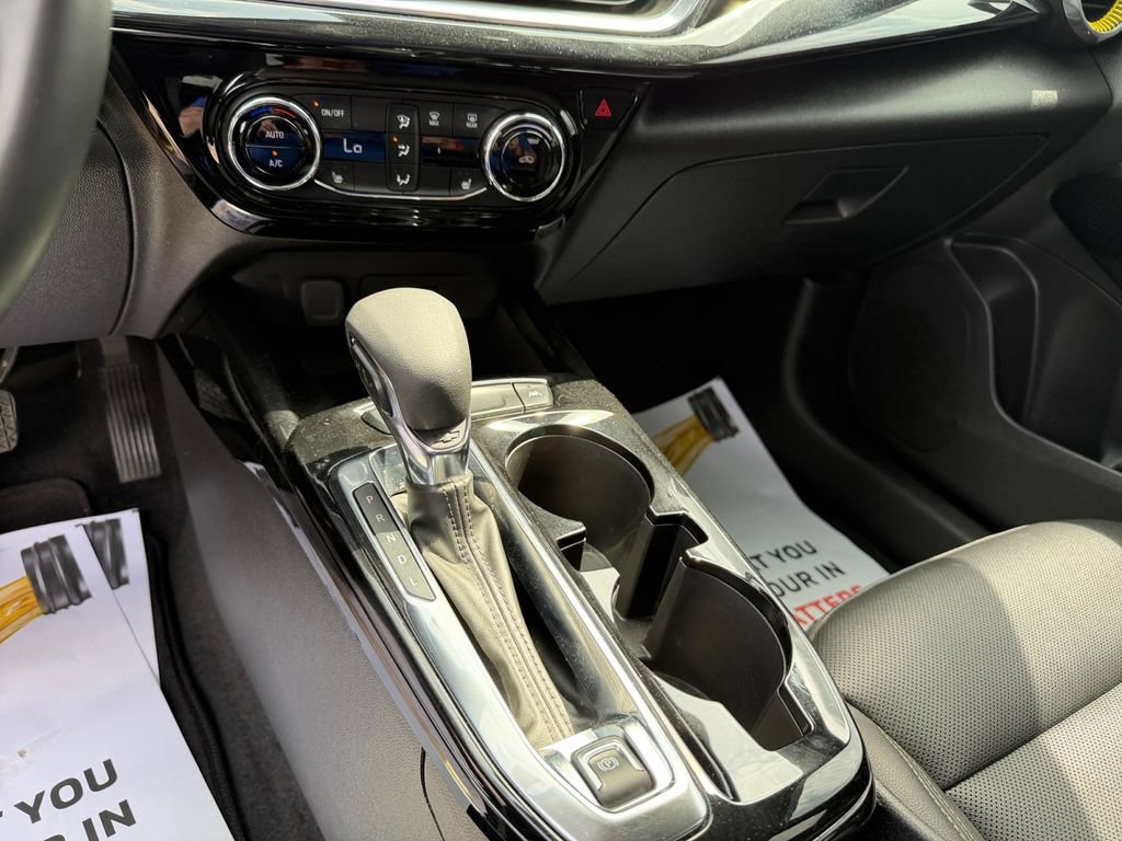 Used 2024 Chevrolet Trax ACTIV w/ Sunroof Package image 21