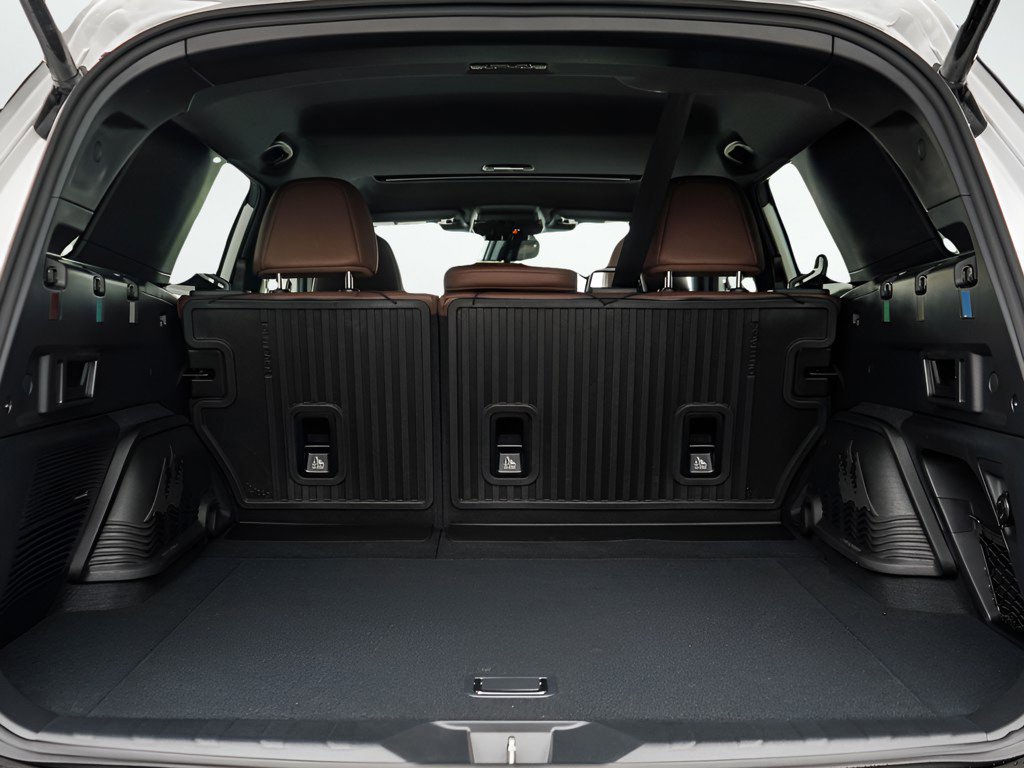 New 2026 Subaru Outback Touring AWD/4WD image 8
