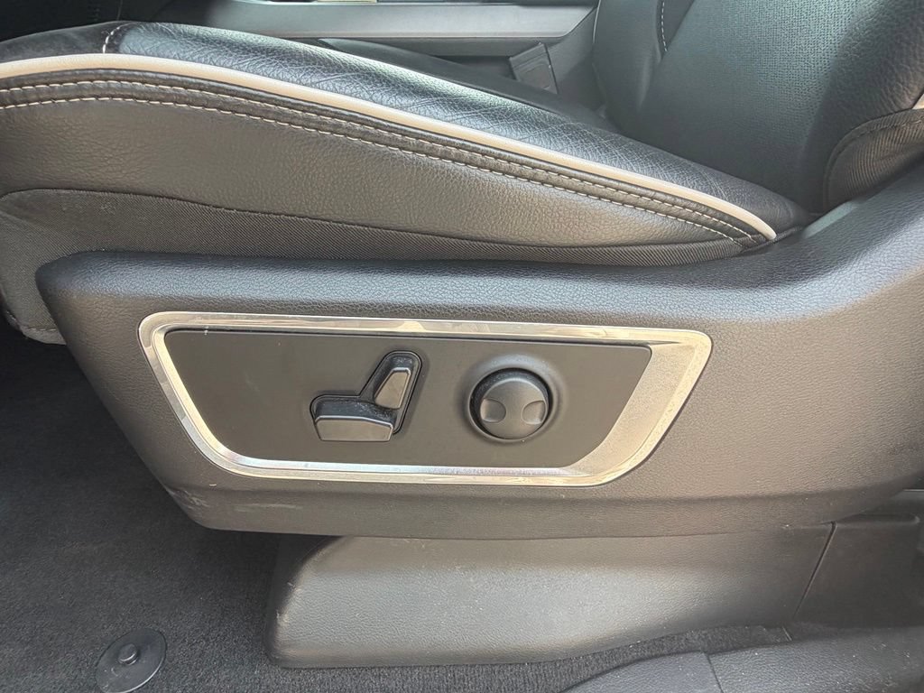 Used 2025 RAM 1500 Laramie w/ Advanced Safety Group II AWD/4WD image 46