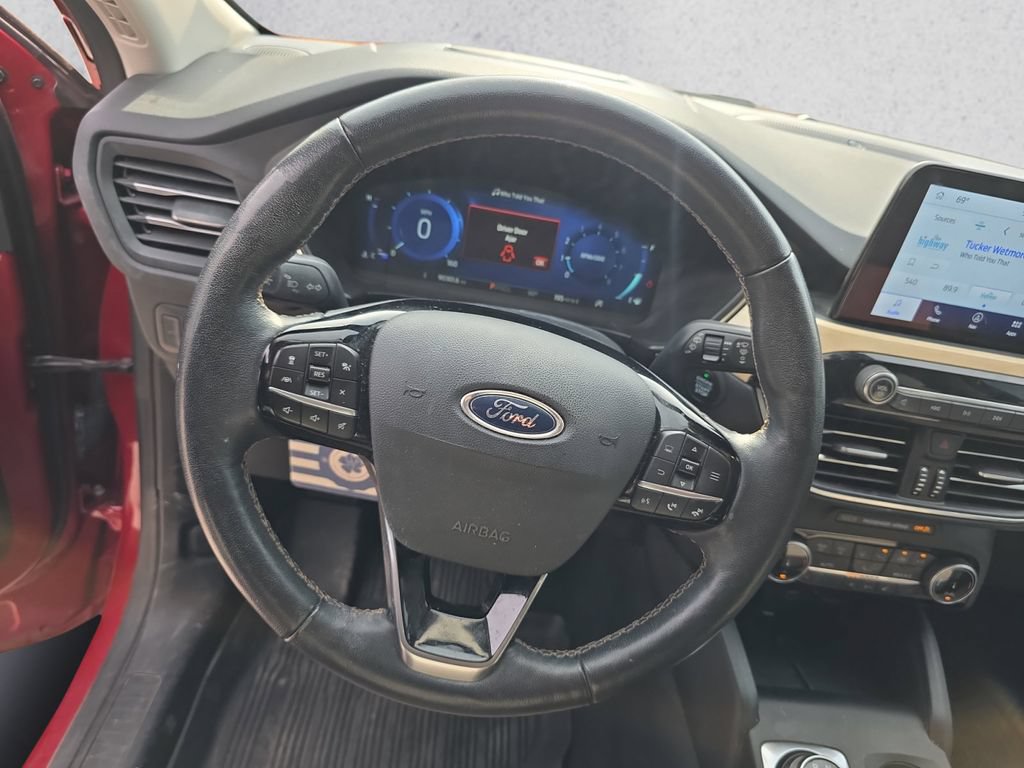 Used 2022 Ford Escape Titanium w/ Titanium Elite Package AWD/4WD image 12