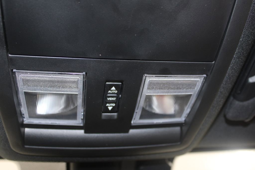 Used 2016 Dodge Challenger R/T Scat Pack w/ Leather Interior Group image 34