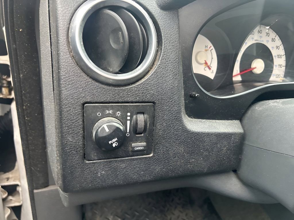 Used 2007 Mitsubishi Raider LS image 12