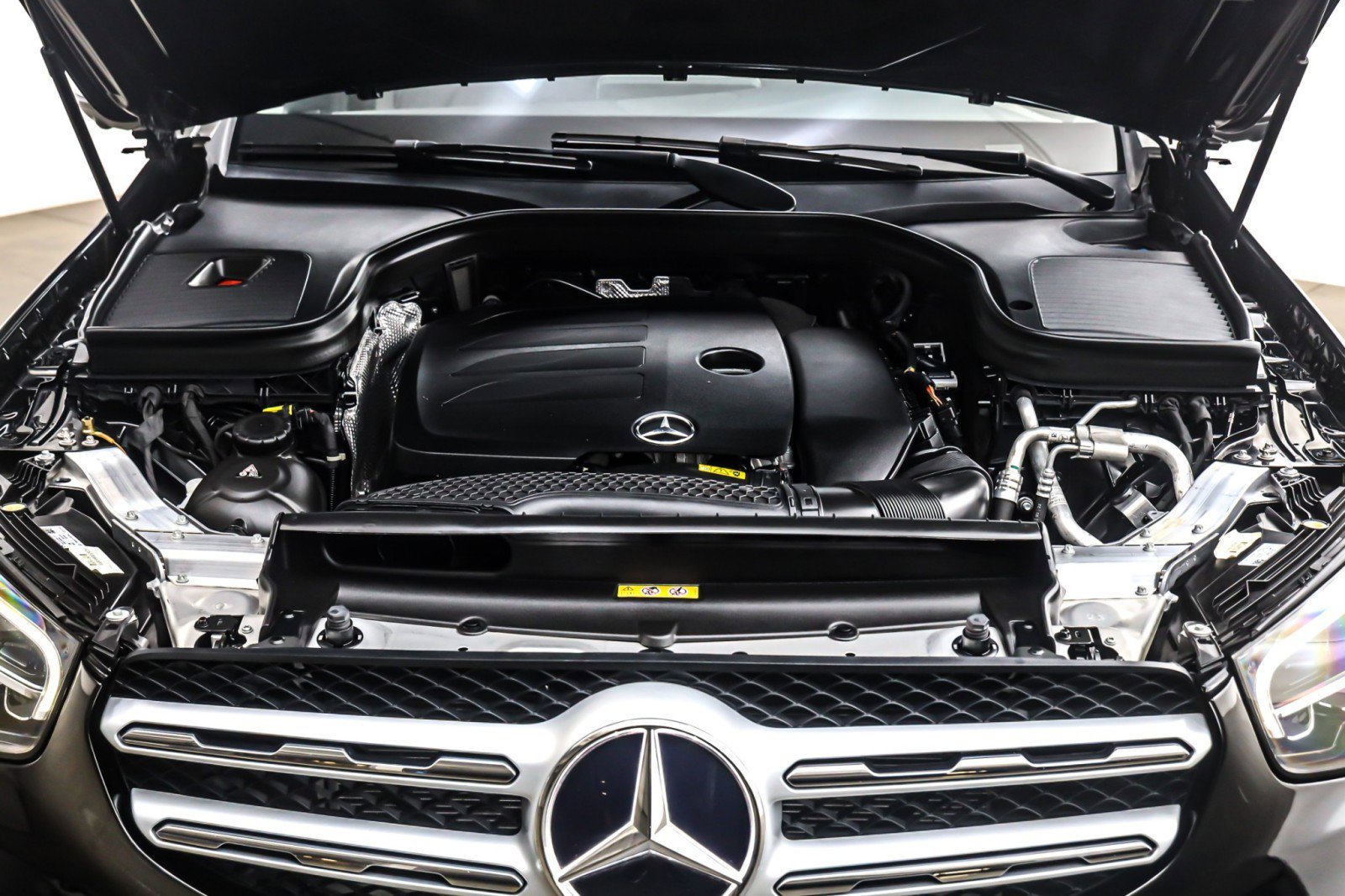 Used 2022 Mercedes-Benz GLC 300 w/ Premium Package Lite image 11