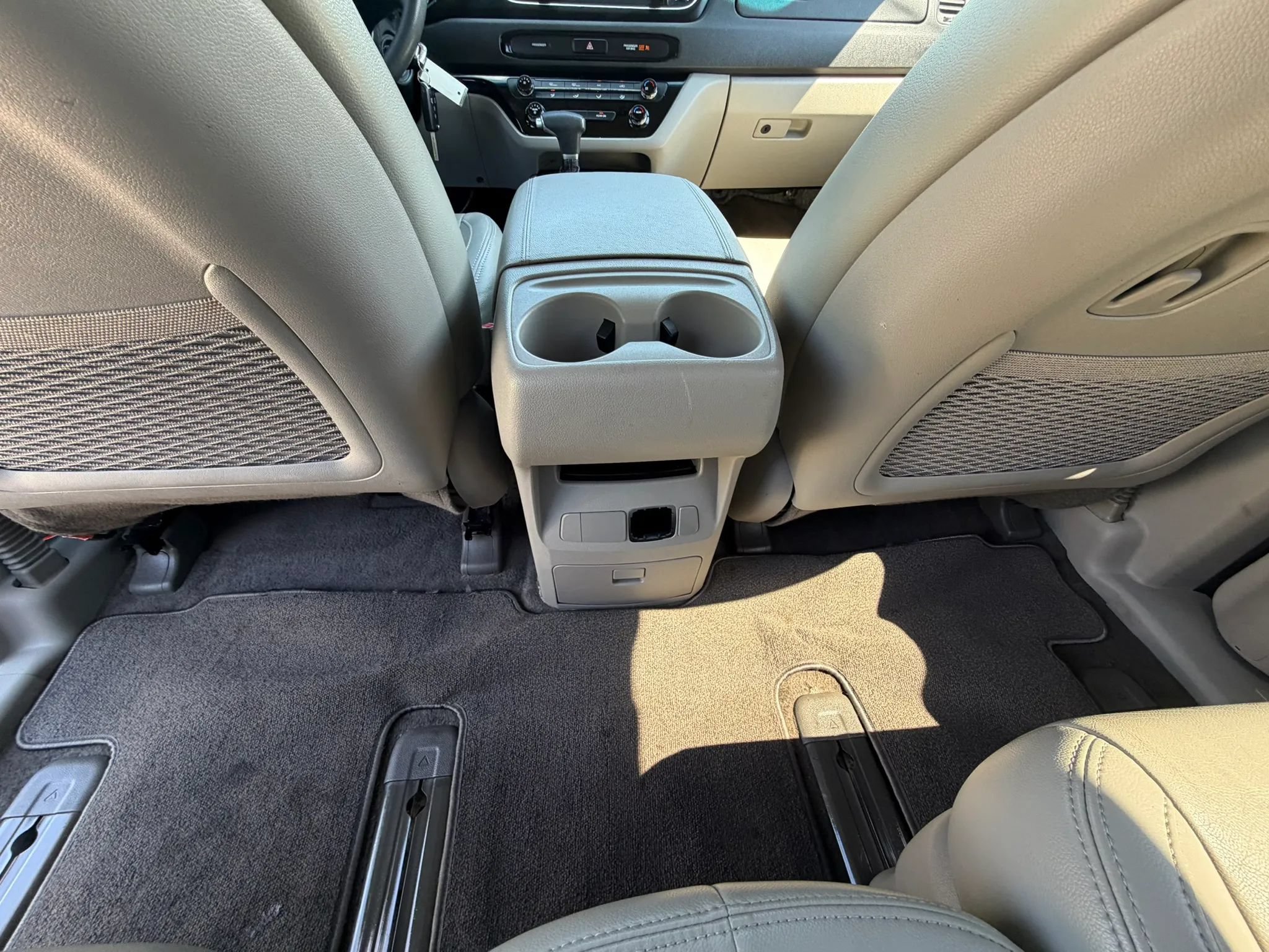 Used 2019 Kia Sedona LX FWD image 32