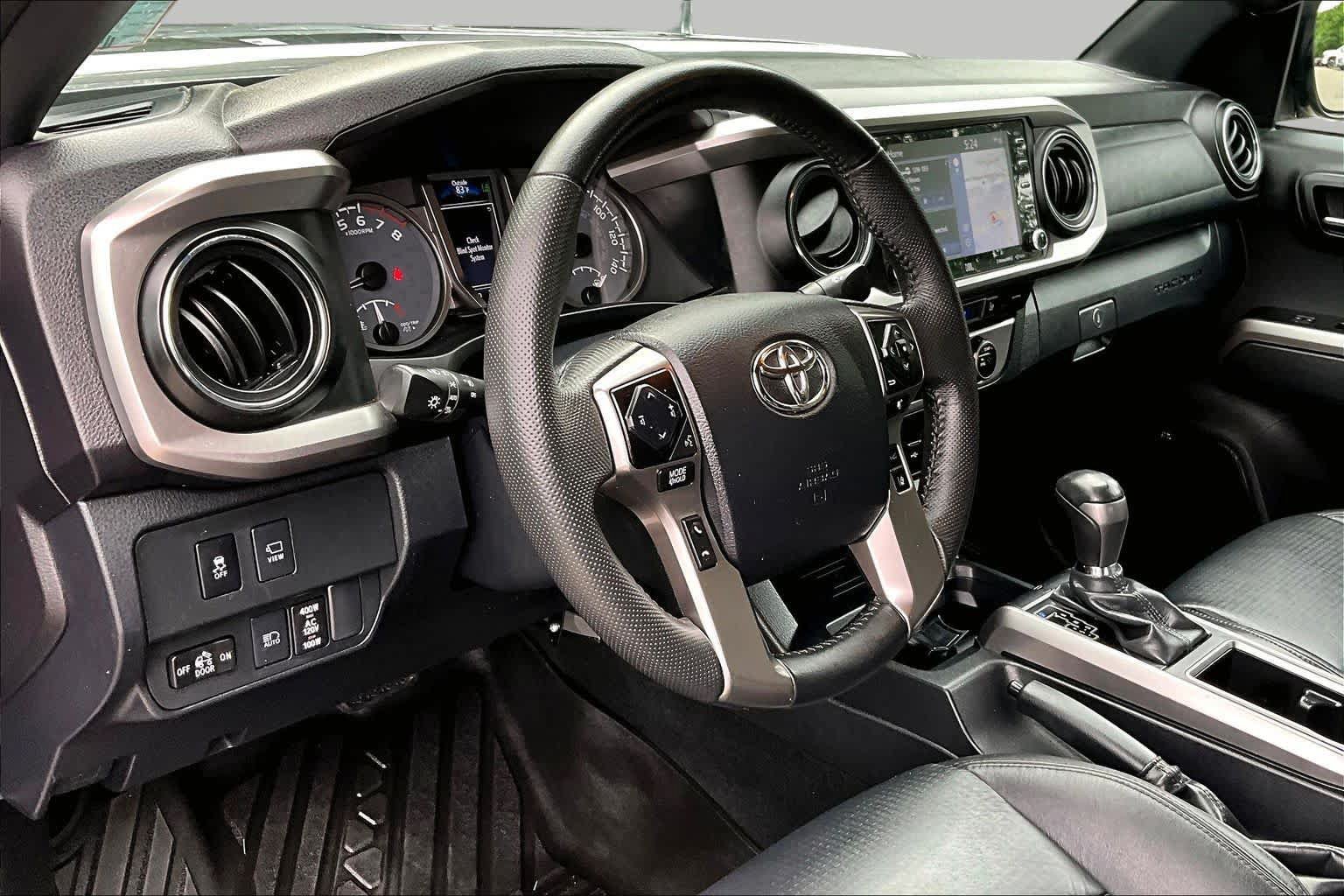 Used 2023 Toyota Tacoma Limited AWD/4WD image 17