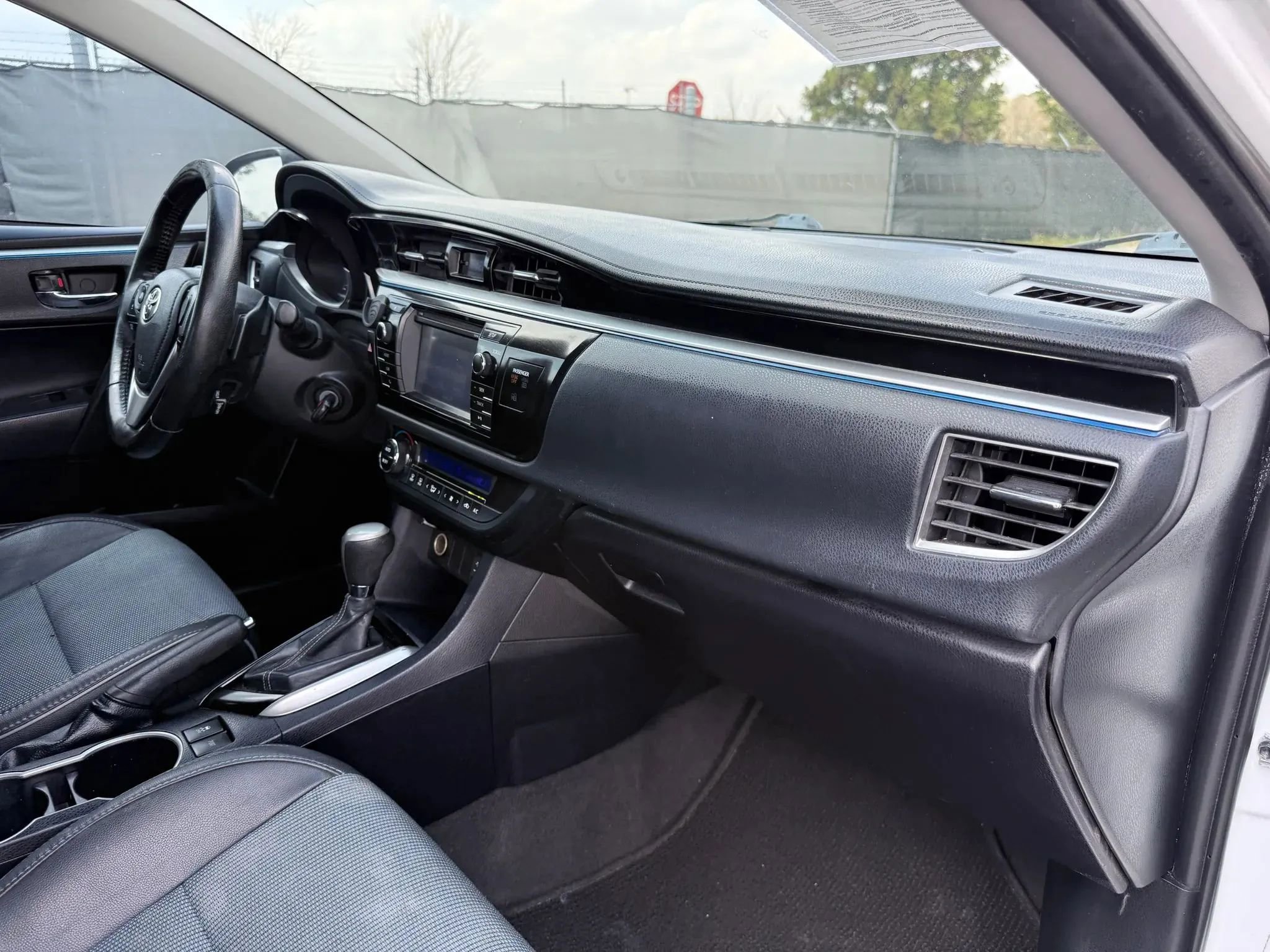 Used 2014 Toyota Corolla S image 19
