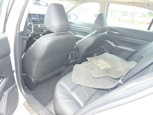 Used 2024 Nissan Altima 2.0 SR FWD image 10