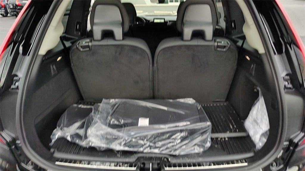 New 2026 Volvo XC90 B6 Plus w/ Protection Package image 39