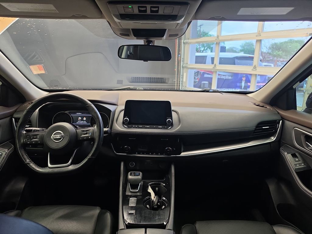 Used 2021 Nissan Rogue SV w/ Premium Package image 15