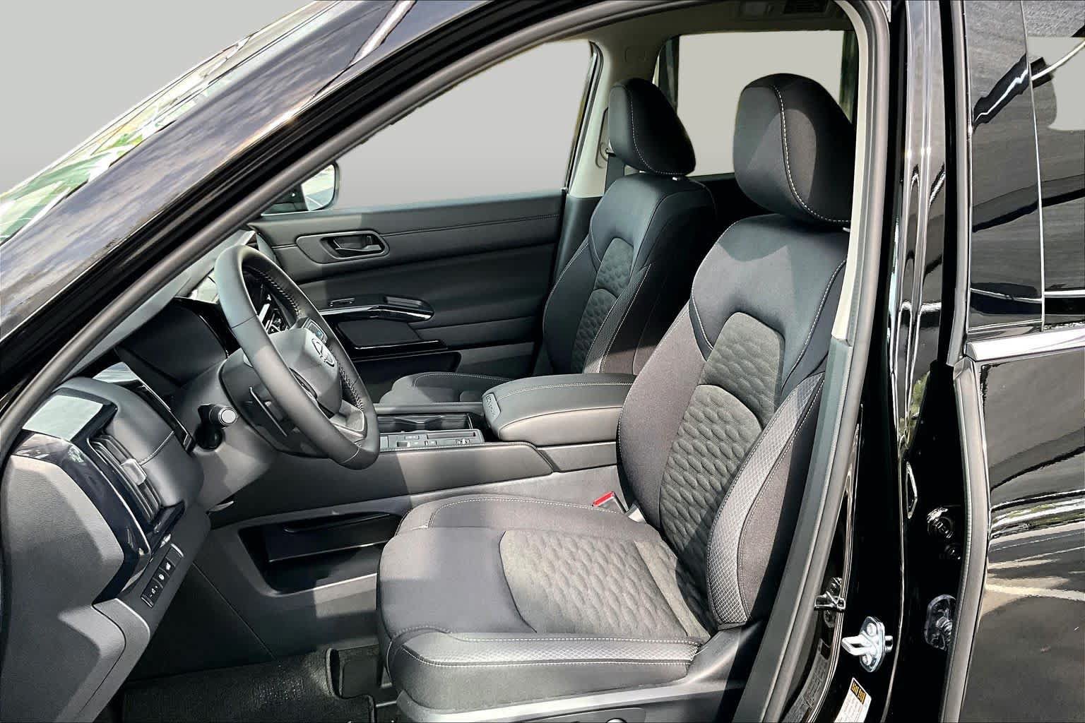 New 2026 Nissan Pathfinder SV FWD image 9