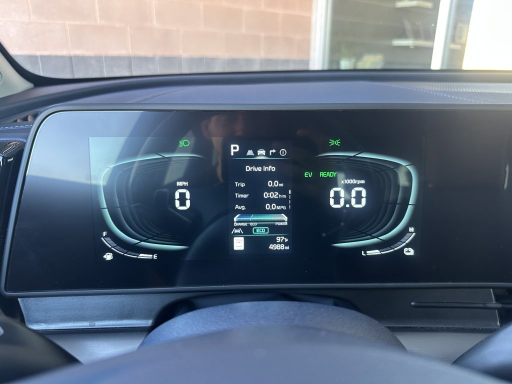 Used 2025 Kia Sportage EX image 15