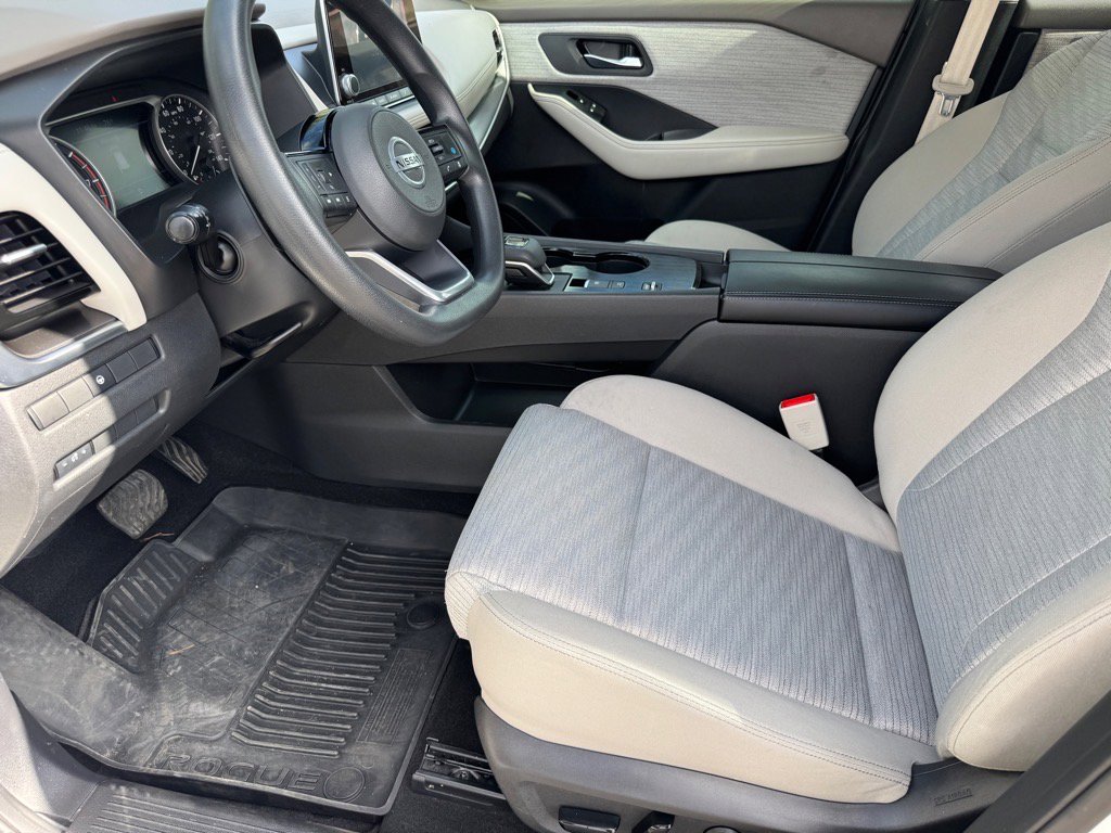 Used 2021 Nissan Rogue SV image 10