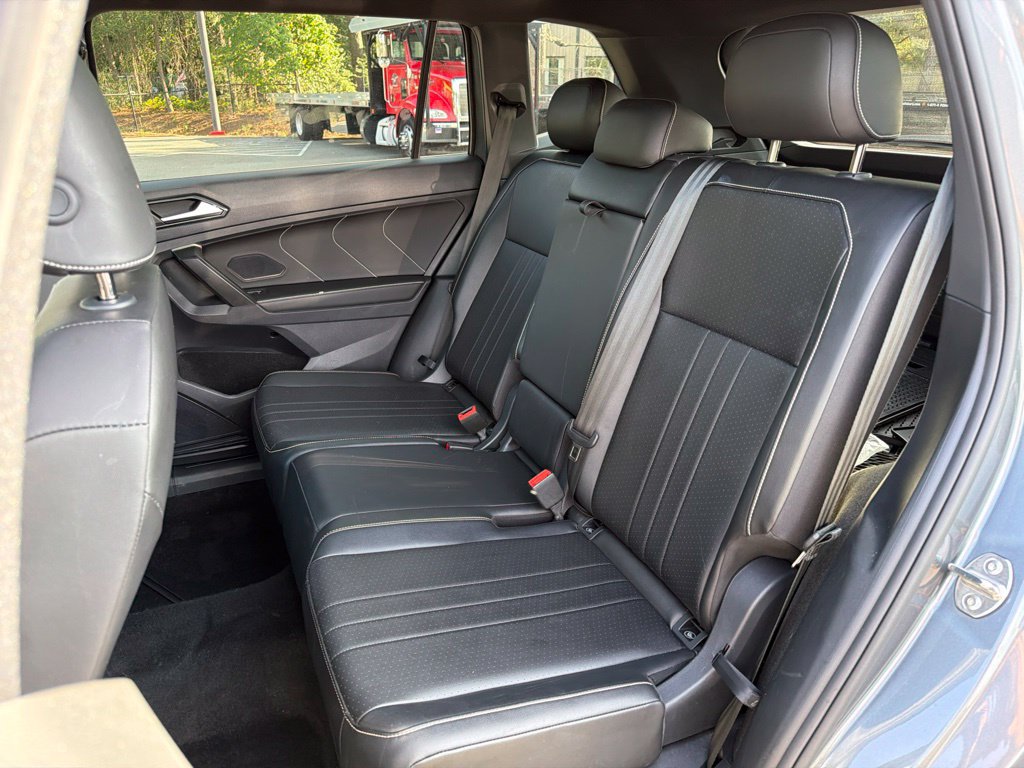 Used 2024 Volkswagen Tiguan SE R-Line AWD/4WD image 20
