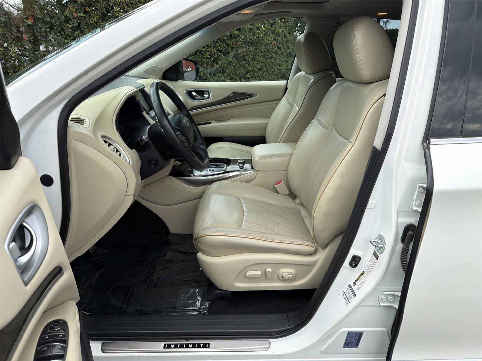 Used 2015 INFINITI QX60 Luxe w/ Premium Package AWD/4WD image 12
