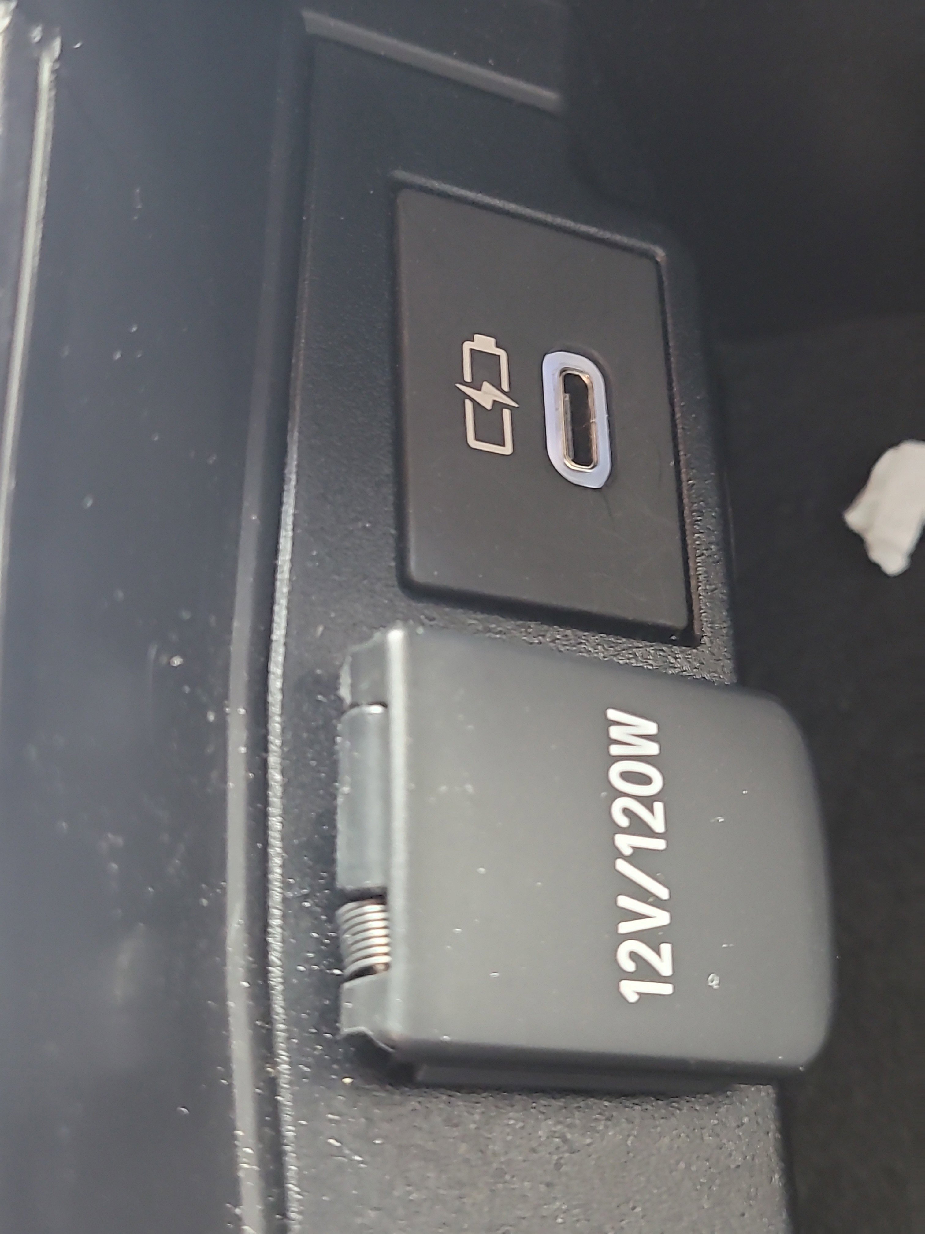 Used 2025 Toyota Corolla Cross LE image 26