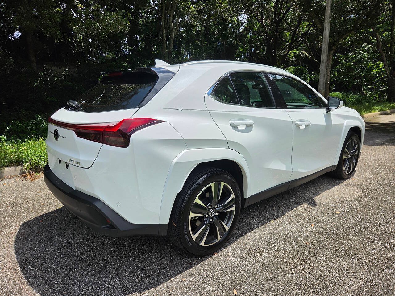 Used 2026 Lexus UX 300h FWD w/ Accessory Package (Z2) image 7