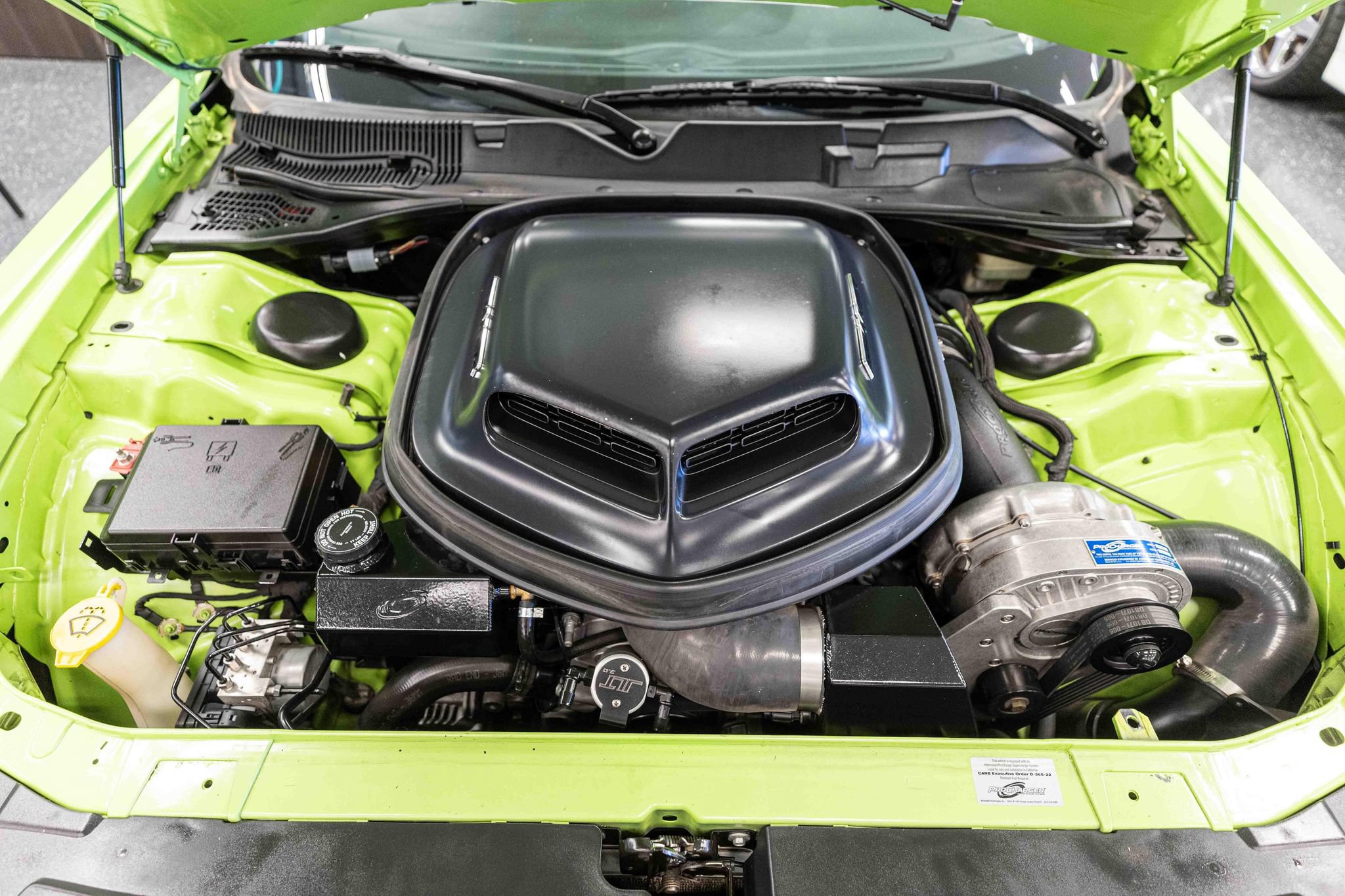 Used 2015 Dodge Challenger R/T RWD image 12