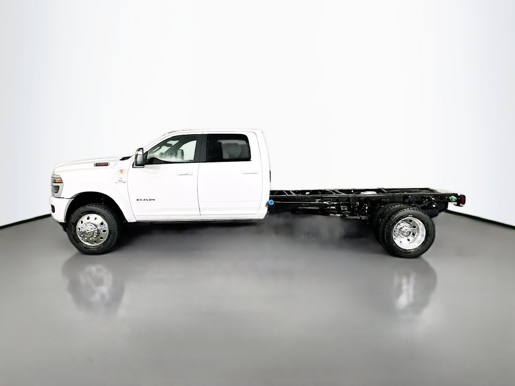 New 2026 RAM 4500 4x4 Crew Cab DRW w/ Laramie Trim Package image 4