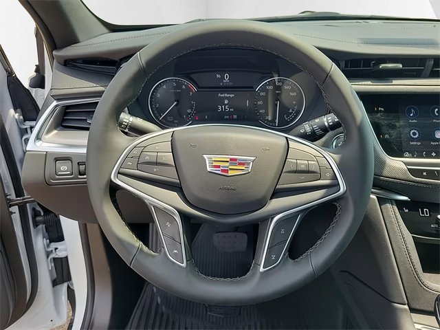 New 2024 Cadillac XT5 Luxury image 24