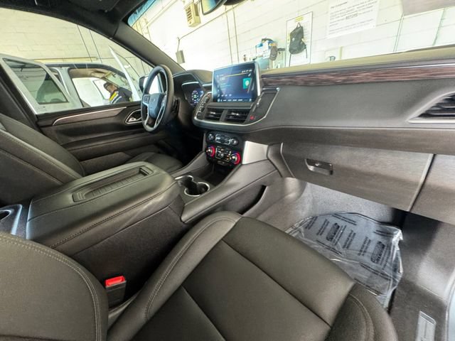 Used 2023 Chevrolet Tahoe Z71 w/ Luxury Package AWD/4WD image 32