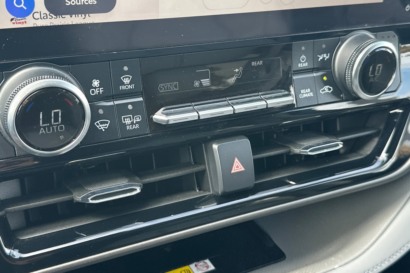 Used 2023 Toyota Highlander XLE FWD image 21
