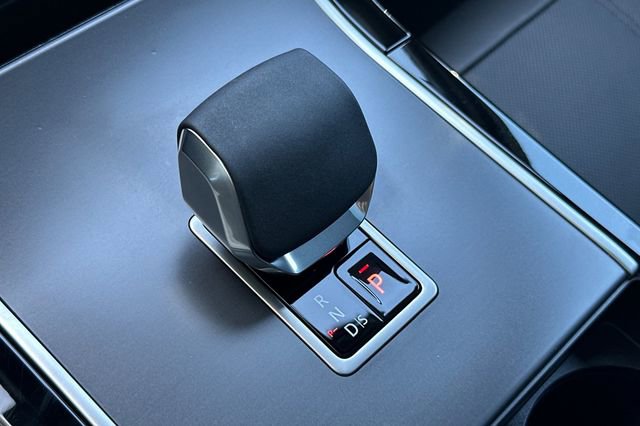 Certified 2026 Land Rover Range Rover Velar S AWD/4WD image 19
