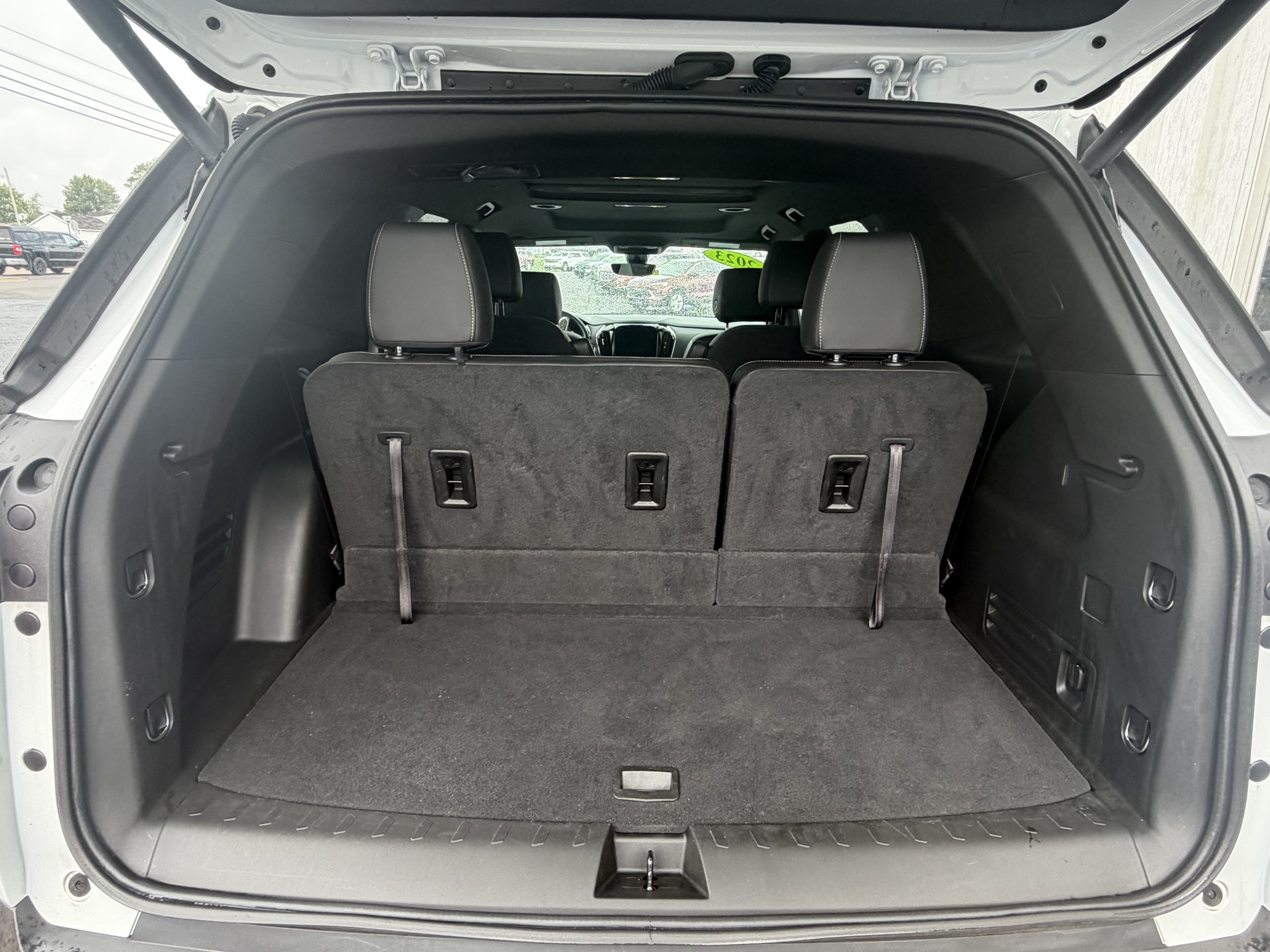 Used 2023 Chevrolet Traverse LT w/ LT Premium Package AWD/4WD image 10