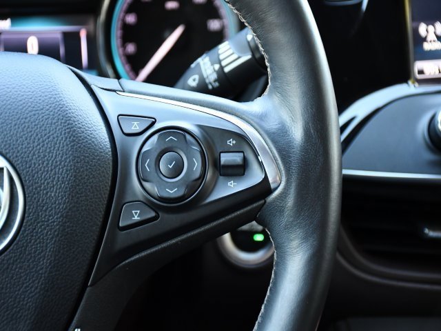 Used 2017 Buick Envision Essence image 25
