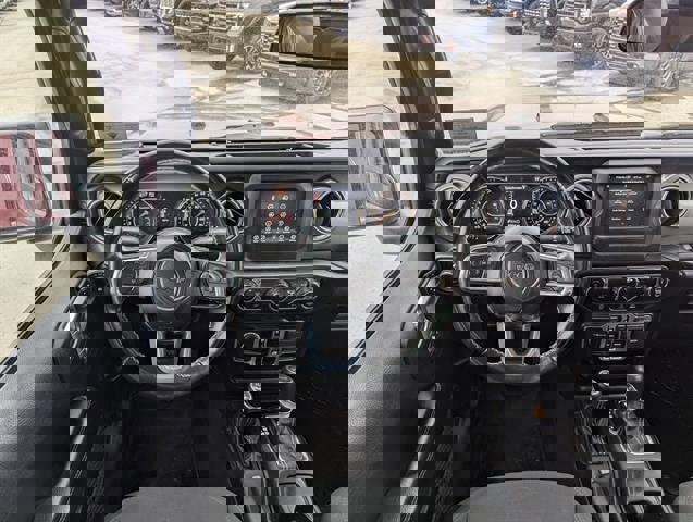 Used 2021 Jeep Wrangler Unlimited Sahara image 2