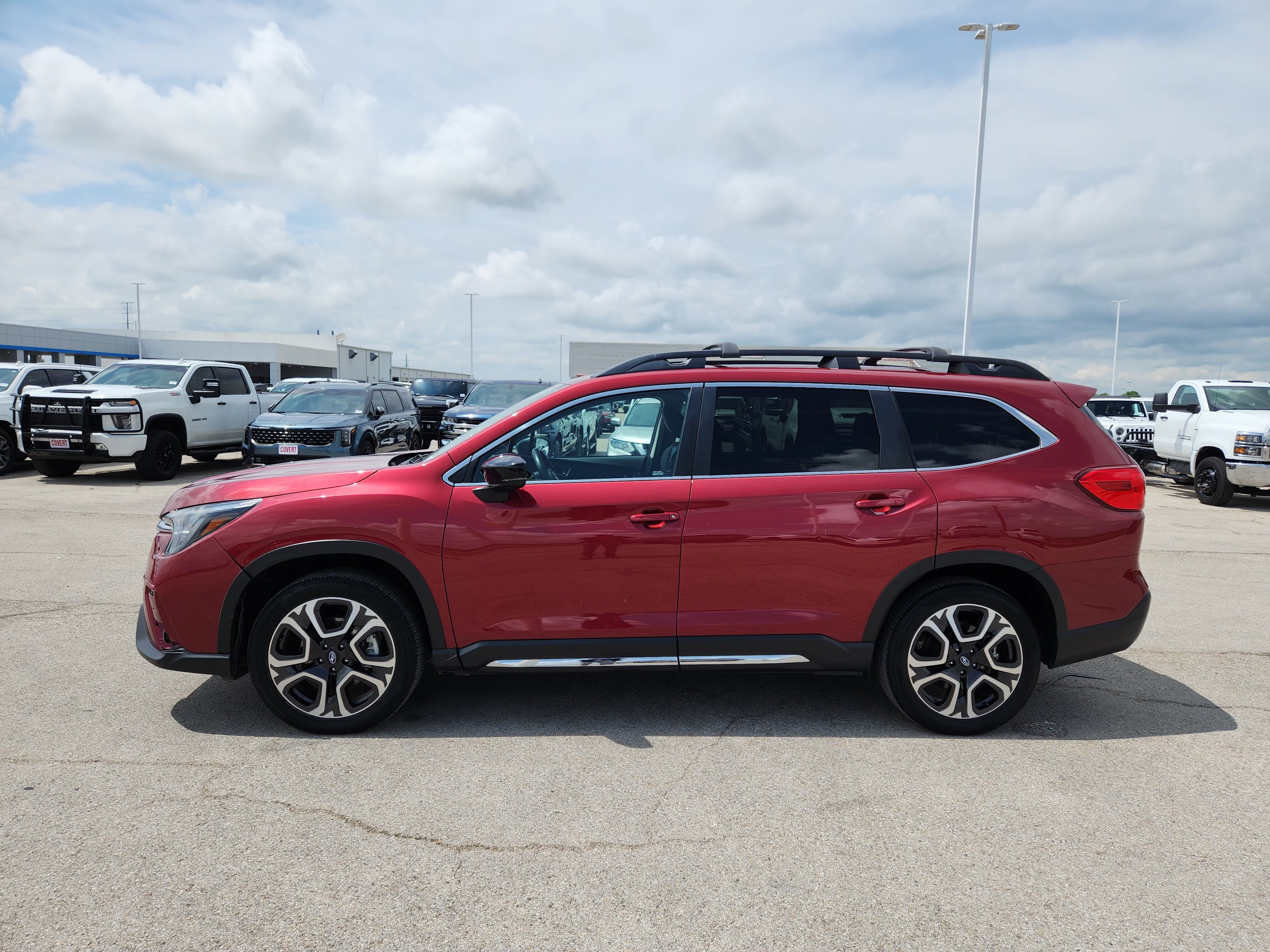 Used 2024 Subaru Ascent Limited w/ Technology Package AWD/4WD image 4