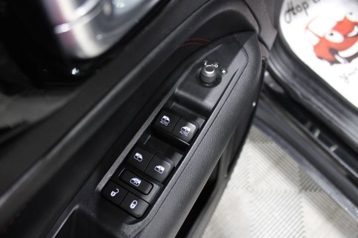 Used 2022 Jeep Compass Trailhawk w/ Trailhawk Convenience Group image 15