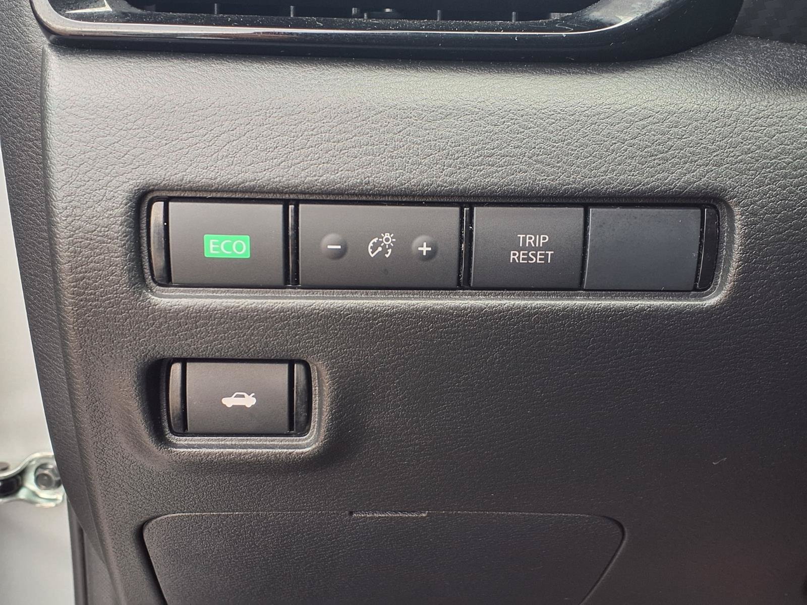 Used 2023 Nissan Sentra SV FWD image 6