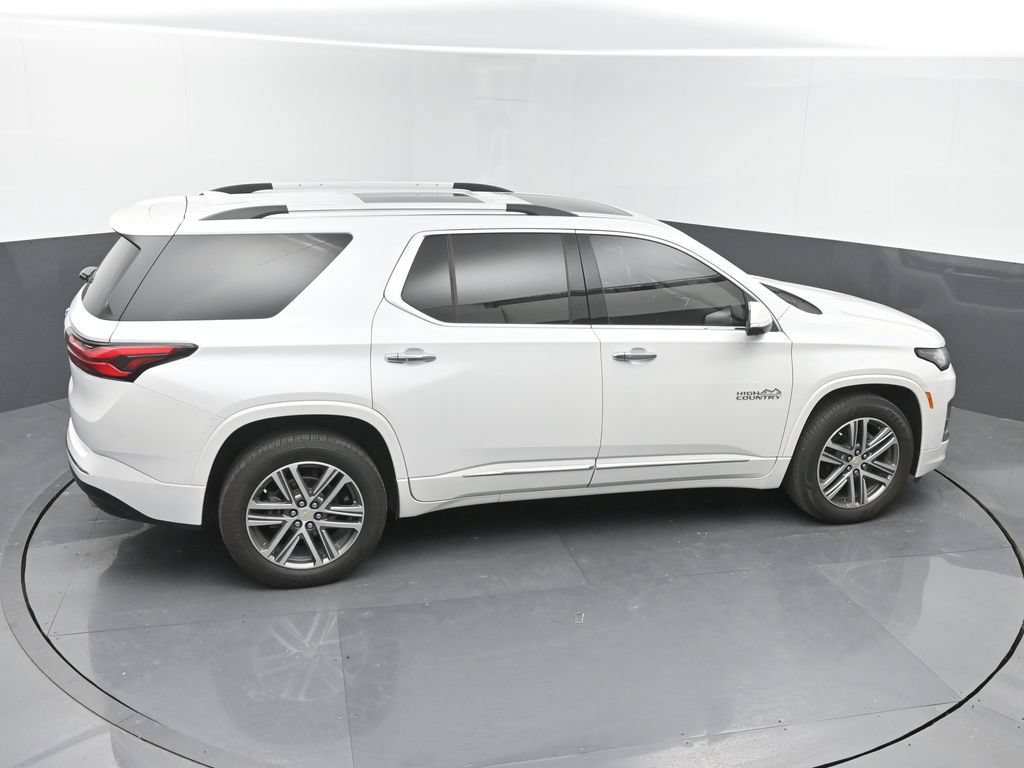 Used 2023 Chevrolet Traverse High Country FWD image 34