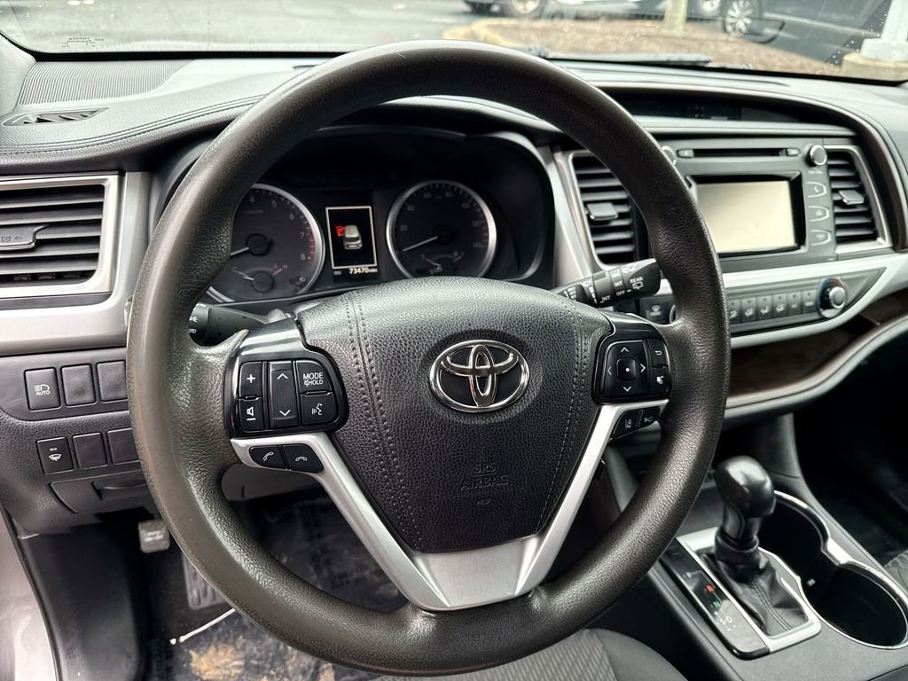 Used 2019 Toyota Highlander LE image 11