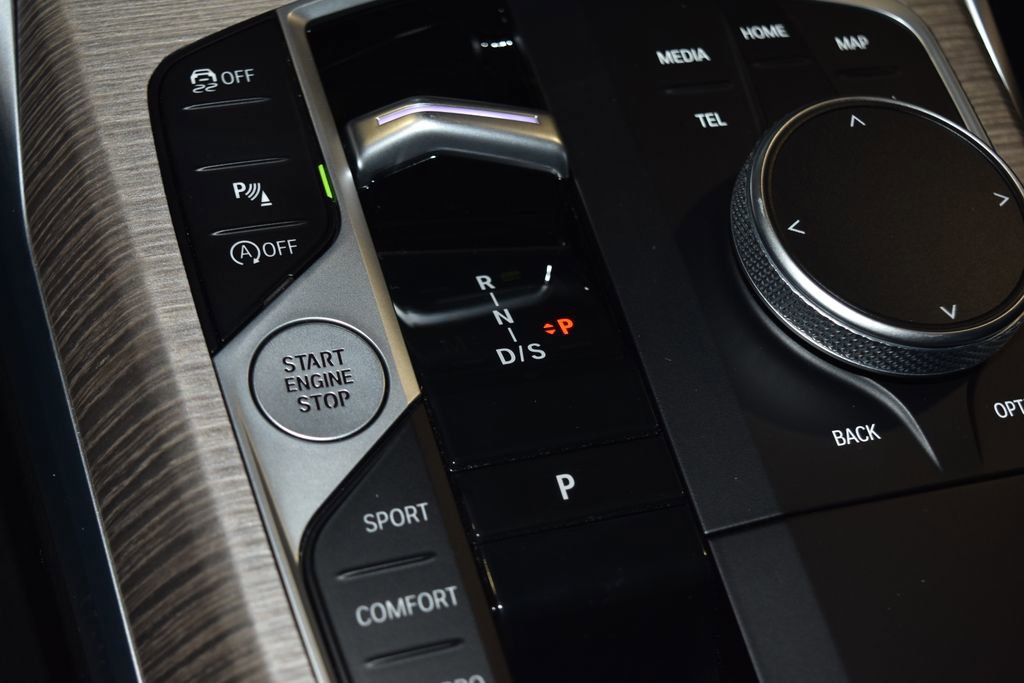 Certified 2025 BMW 330i xDrive Sedan w/ Premium Package image 15