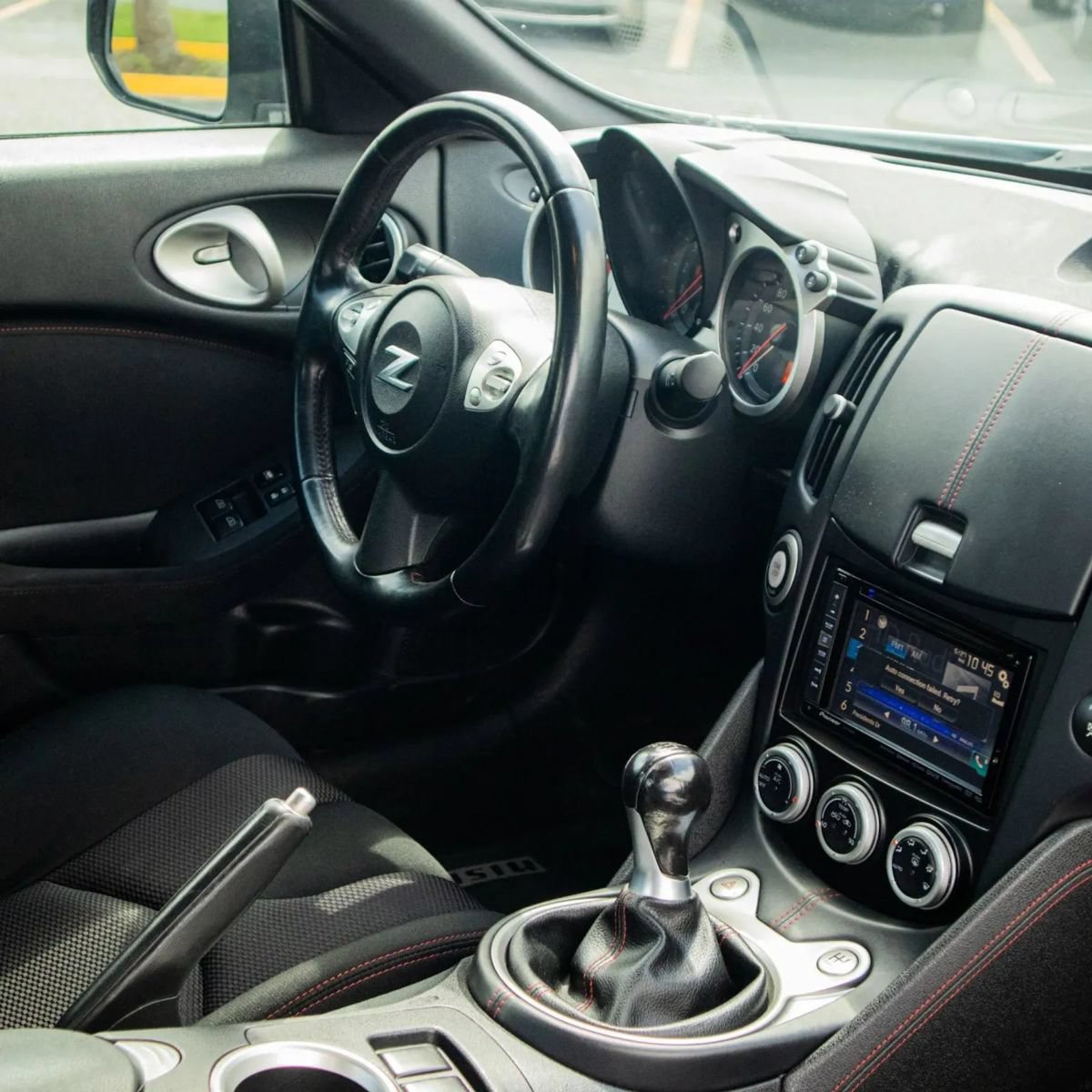 Used 2009 Nissan 370Z NISMO RWD image 17
