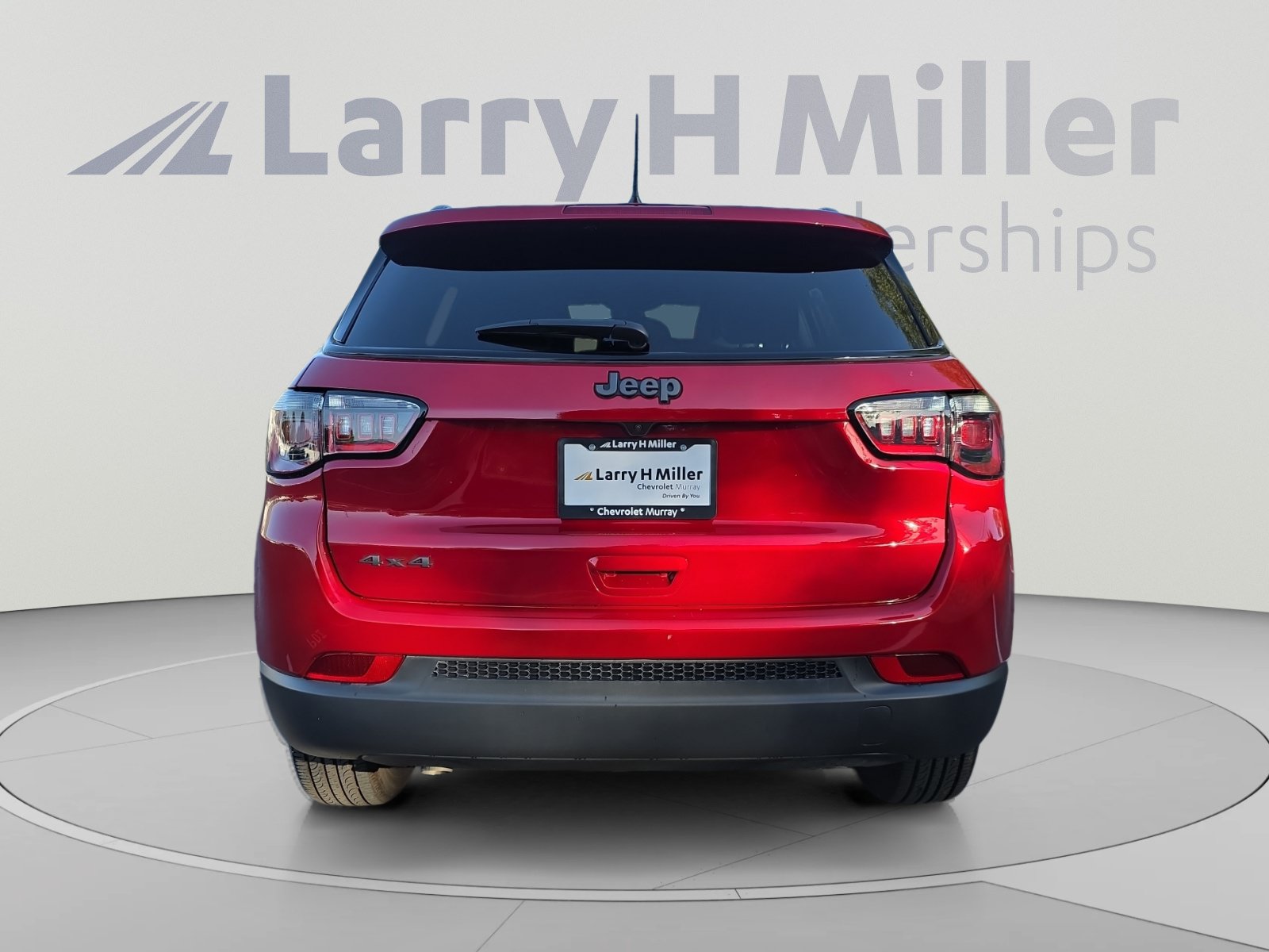 Used 2025 Jeep Compass Latitude w/ Altitude Special Edition AWD/4WD image 4