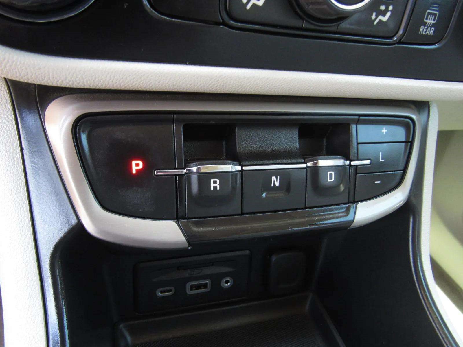 Used 2023 GMC Terrain Denali w/ Denali Premium Package AWD/4WD image 22