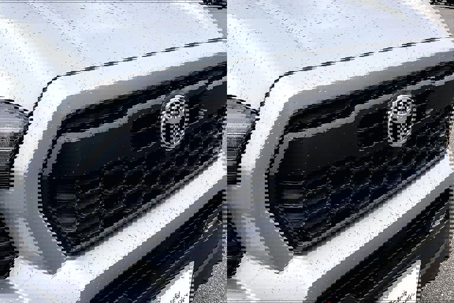 Certified 2025 Toyota Tacoma TRD Off-Road image 29