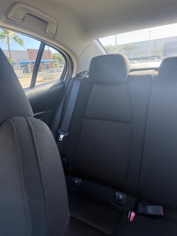 Used 2021 MAZDA MAZDA3 s FWD image 19