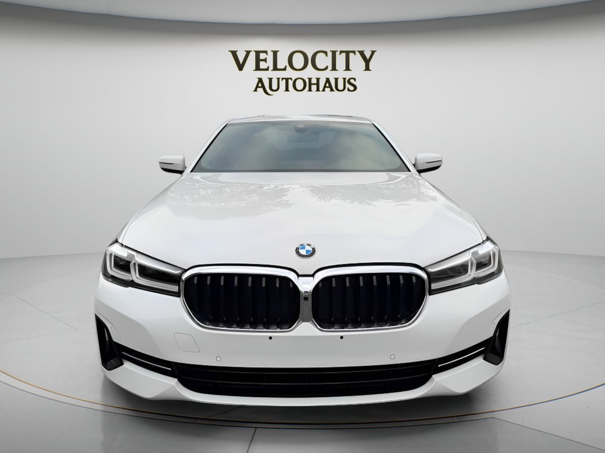 Used 2021 BMW 540i xDrive w/ Convenience Package AWD/4WD image 3