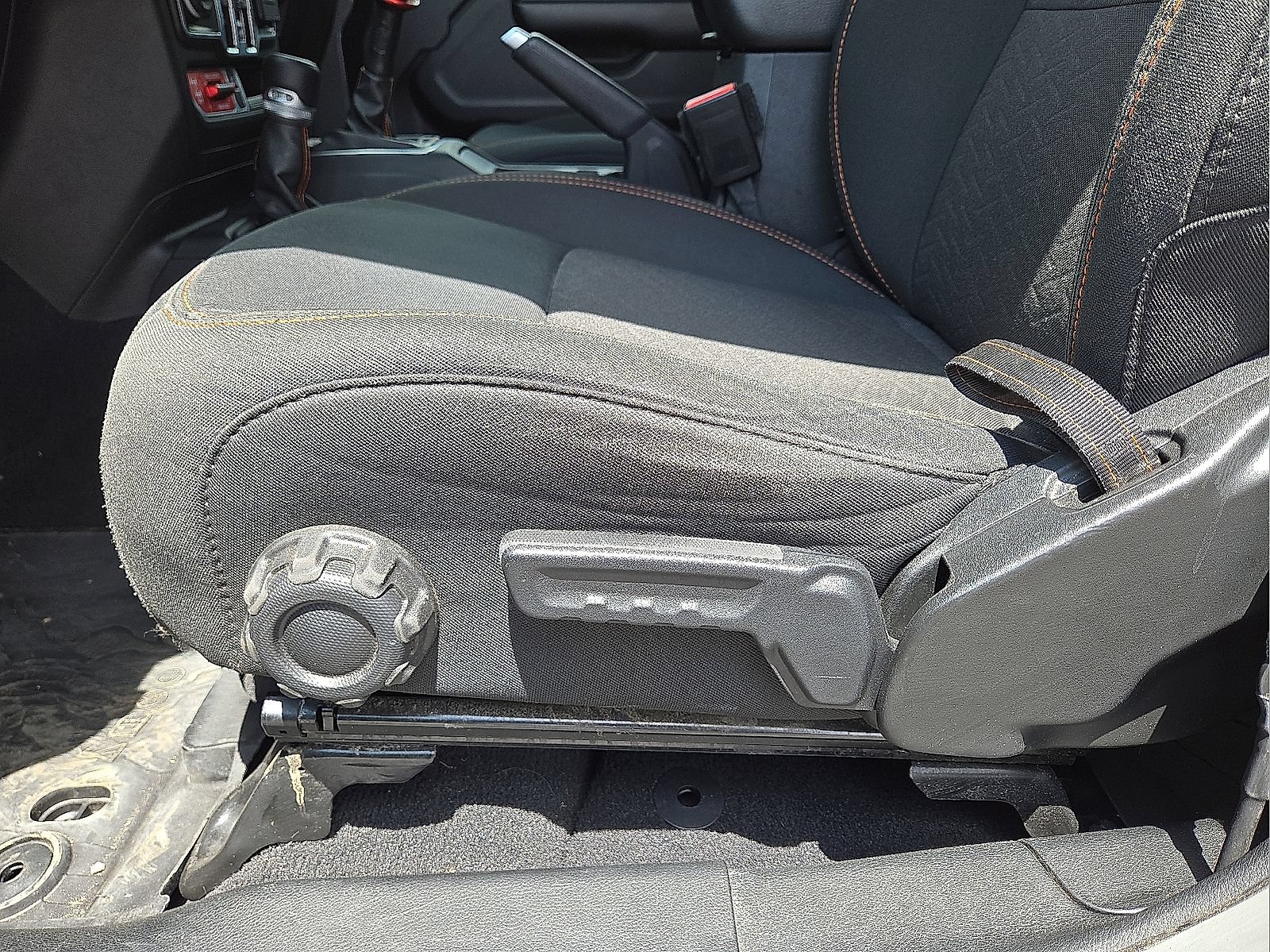 Used 2021 Jeep Gladiator Mojave w/ Safety Group AWD/4WD image 23