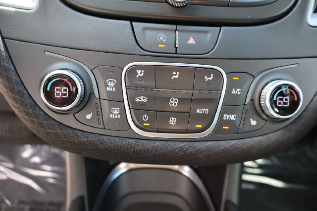 Used 2025 Chevrolet Malibu LT FWD image 35