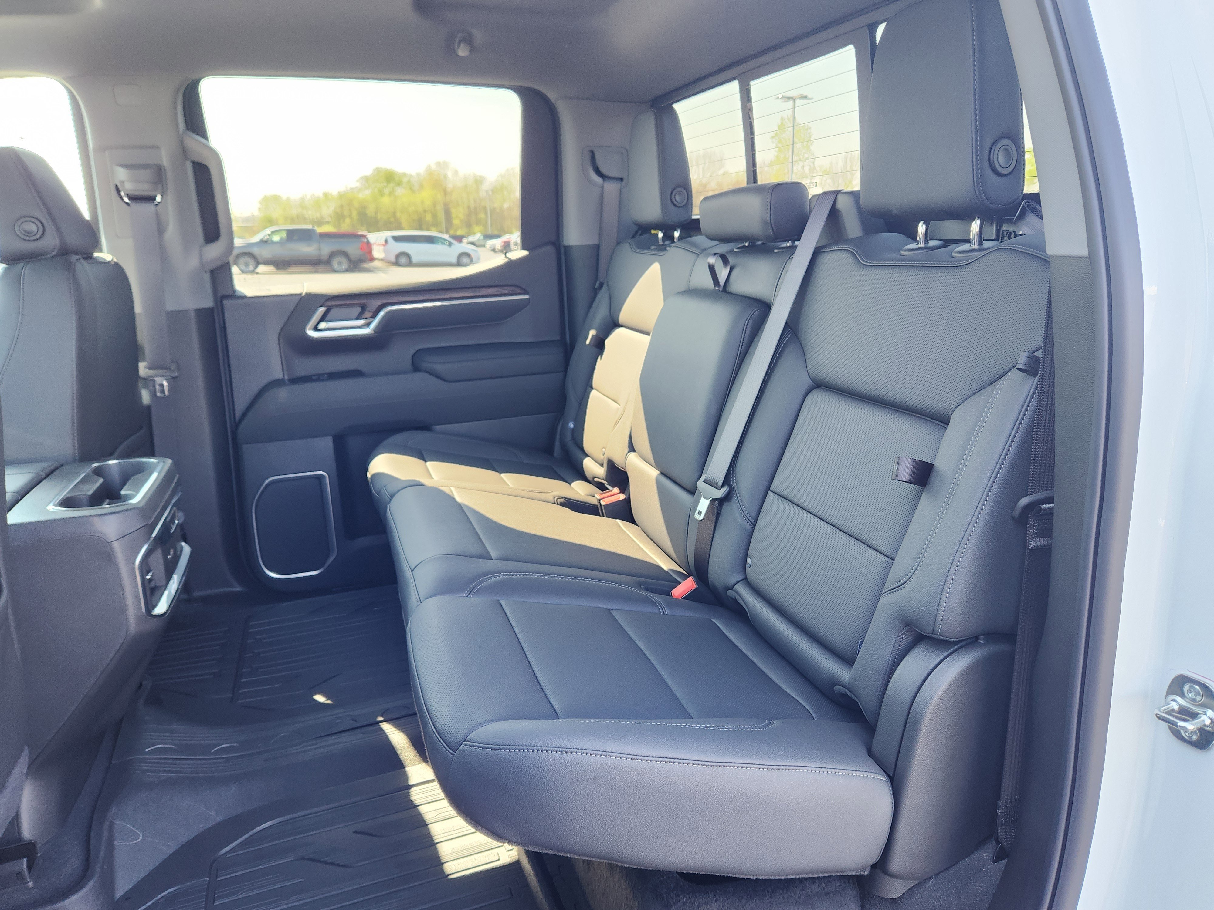 New 2026 GMC Sierra 1500 SLT w/ SLT Premium Plus Package image 8